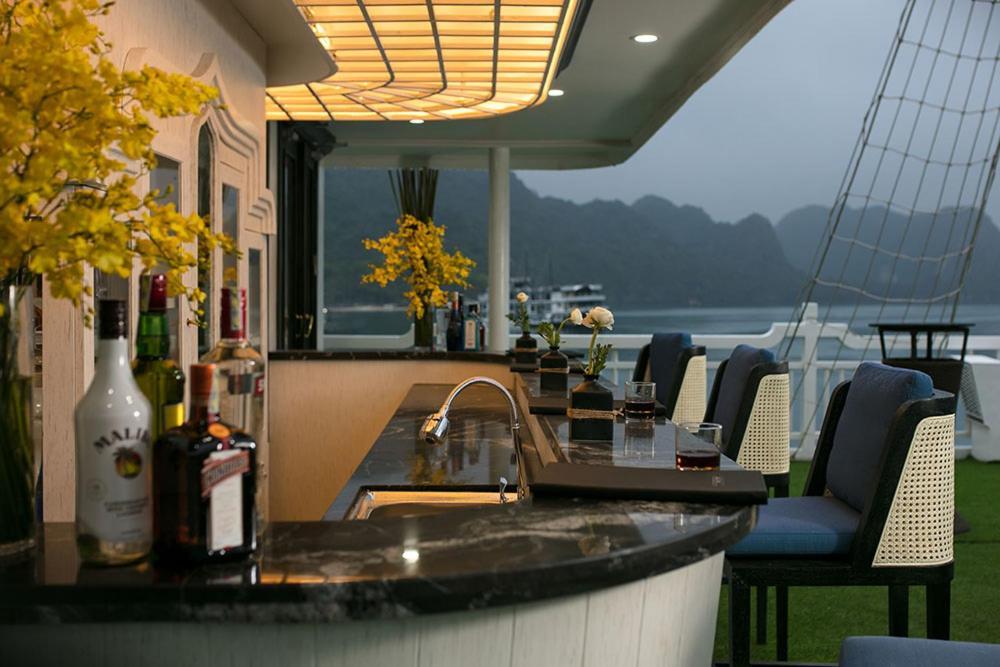 Hotel Lapinta Luxury Cruises Hạ Long Exterior foto
