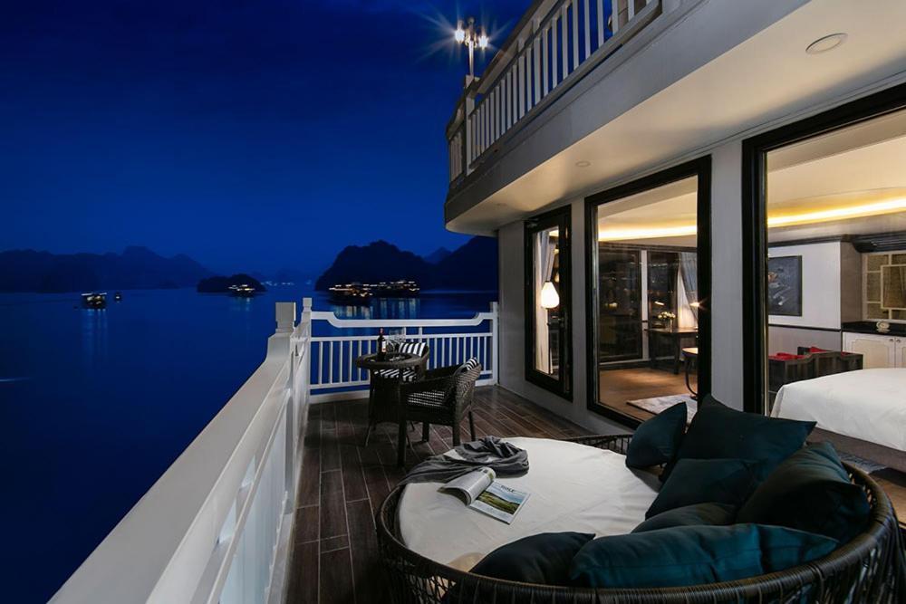 Hotel Lapinta Luxury Cruises Hạ Long Exterior foto